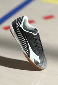 Футбольные бутсы