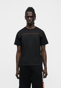 Футболка Футболка