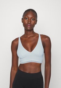 Бюстгальтер