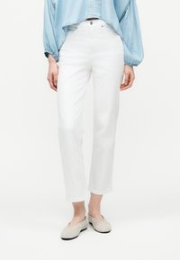 Узкие джинсы Узкие джинсы