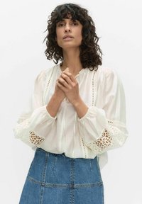 Блузка Блузка