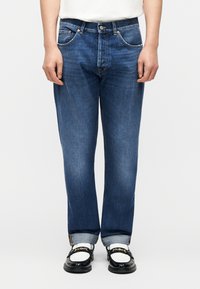 Прямые джинсы Прямые джинсы