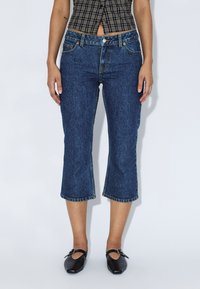 Джинсы Джинсы