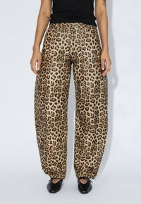 Джинсы Джинсы