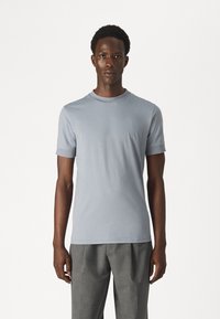 Футболка Футболка