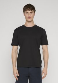 Футболка Футболка