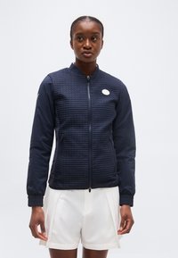 Спортивная куртка