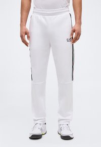 Спортивные штаны