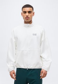 Спортивная куртка