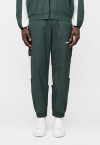 Спортивные штаны