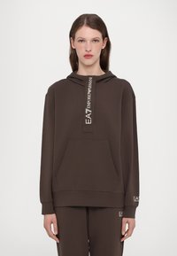 Спортивная куртка