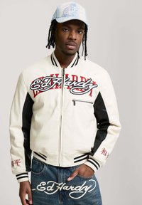 Куртка бомбер