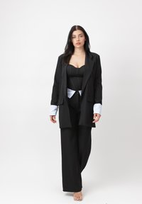 Костюм Костюм