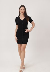 Платье футляр