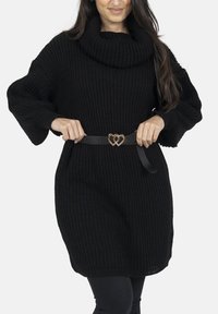 Вязаное платье