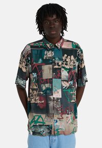 Рубашка с коротким рукавом