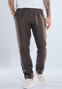 Льняные брюки