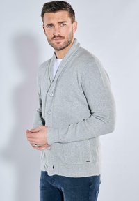 Вязаная кофта Вязаная кофта