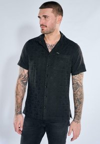 Рубашка с коротким рукавом Рубашка с коротким рукавом