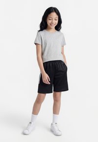 Шорты Шорты