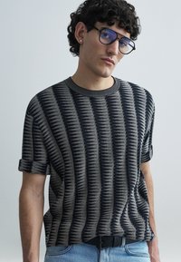 Пуловер Пуловер