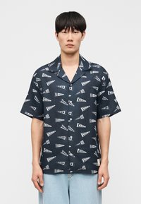 Рубашка с коротким рукавом Рубашка с коротким рукавом