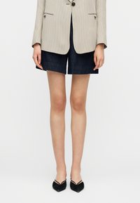 Джинсовые шорты