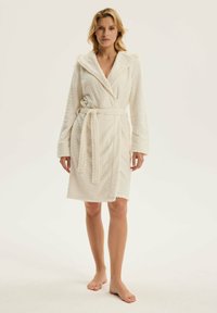 Халат Халат