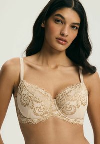 Бюстгальтер на косточках Бюстгальтер на косточках