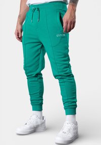 Спортивные штаны