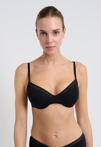 Бюстгальтер