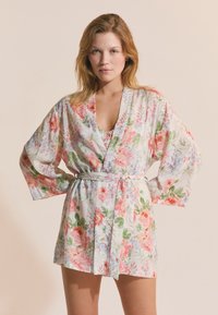 Халат Халат