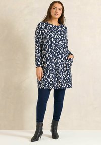 Длинный пуловер