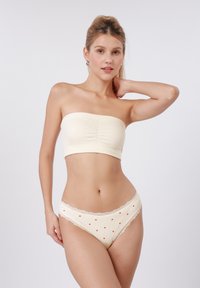 Стринги Стринги