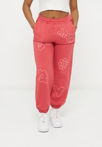 Спортивные штаны Спортивные штаны