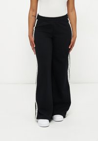 Спортивные штаны Спортивные штаны