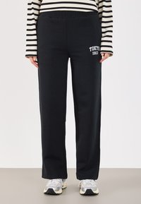 Спортивные штаны Спортивные штаны