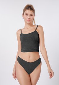 Стринги Стринги