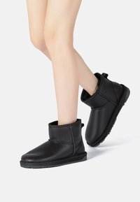 Зимние ботинки Зимние ботинки