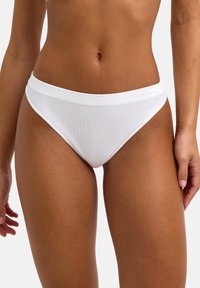 Стринги Стринги