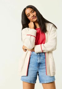 Жаккардовая вязаная кофта