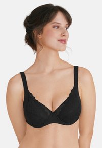 Бюстгальтер Бюстгальтер