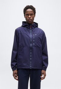 Куртка-дождевик