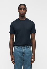 Футболка Футболка