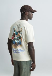 Футболка Футболка