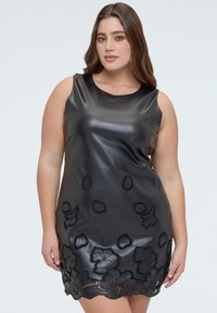 Короткое платье