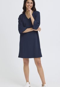 Короткое платье