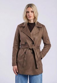 Короткое пальто Короткое пальто