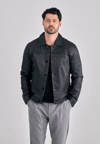 Кожаная куртка