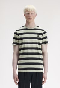 Футболка Футболка